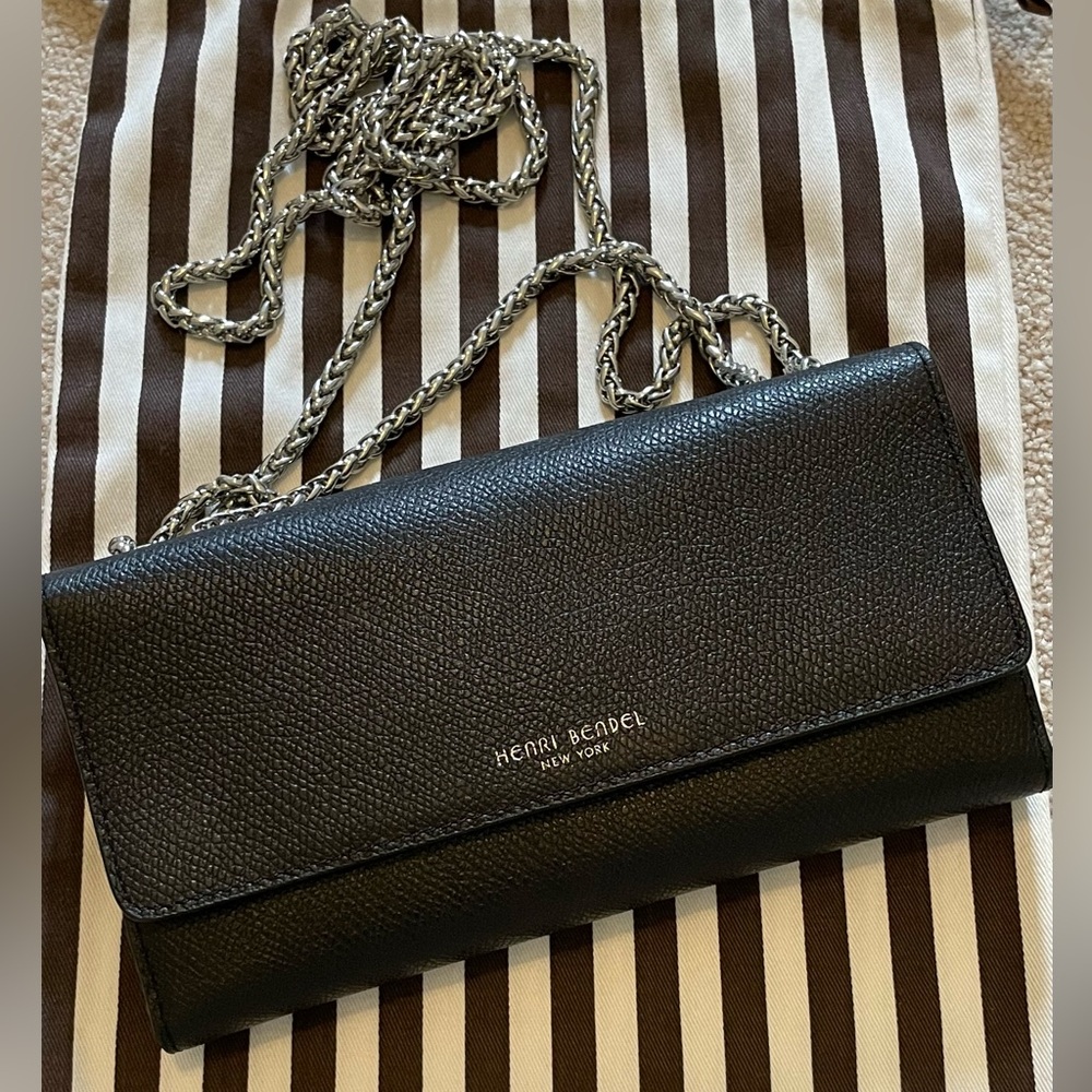 HENRI BENDEL Convertible Leather Crossbody Clutch w Silver-Tone Chain w Dust Bag